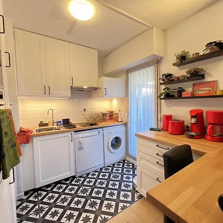 T2 Rez-de-jardin Proche à Avec Parking - Fr-1-474-284 Apartment *