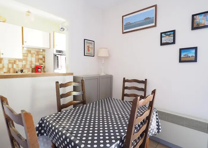 Appartement T2 Rez-de-jardin Proche à Avec Parking - Fr-1-474-284 *